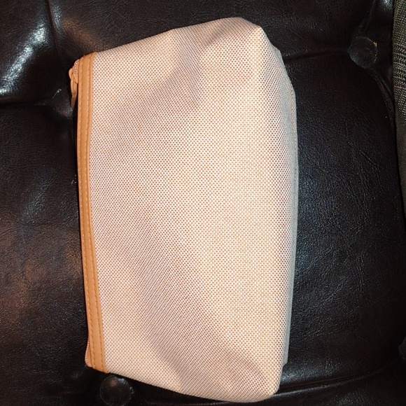 EUC Orange Estee Lauder Makeup Bag and Goodies - Picture 4 of 13